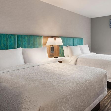 Hampton Inn & Suites Kelowna, British Columbia, Canada Buitenkant foto