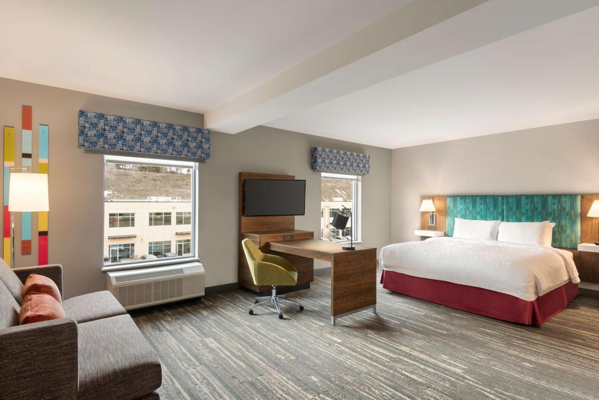 Hampton Inn & Suites Kelowna, British Columbia, Canada Buitenkant foto