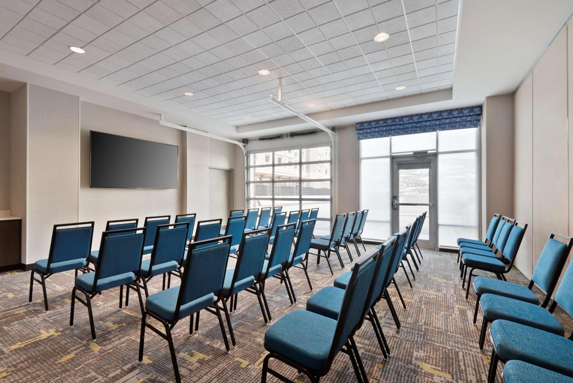 Hampton Inn & Suites Kelowna, British Columbia, Canada Buitenkant foto