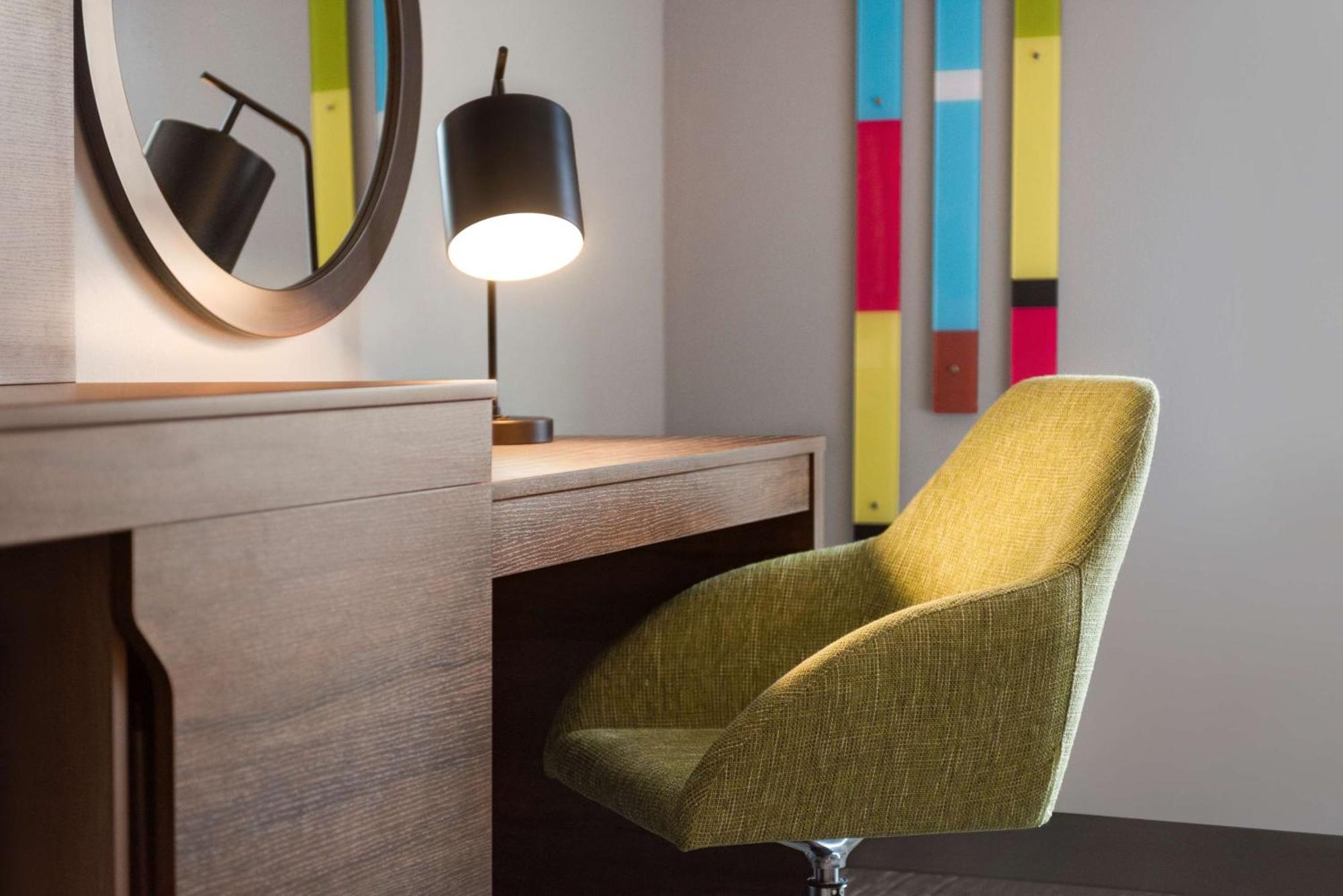 Hampton Inn & Suites Kelowna, British Columbia, Canada Buitenkant foto