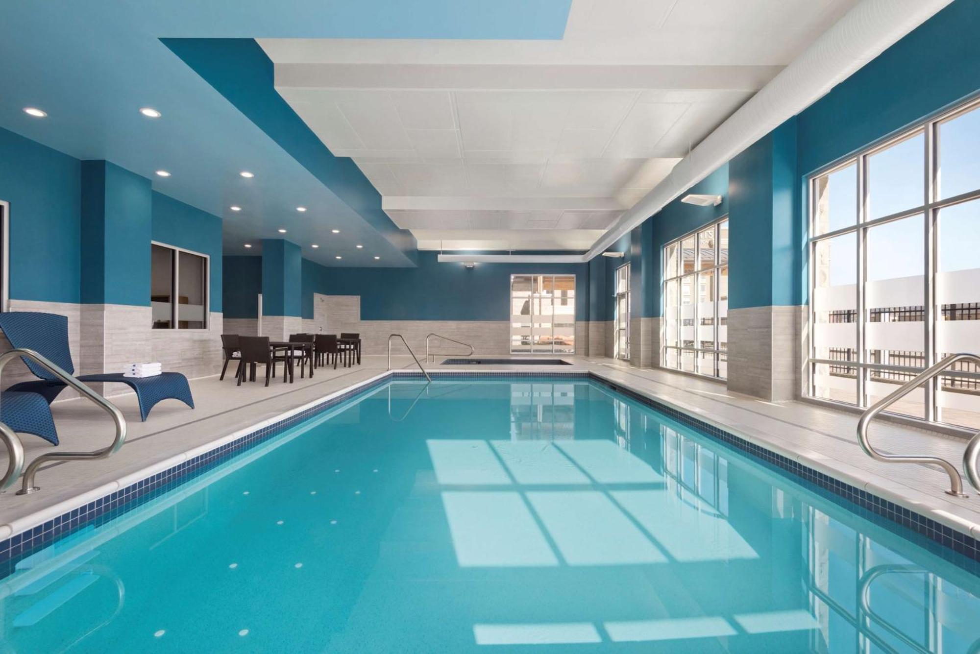 Hampton Inn & Suites Kelowna, British Columbia, Canada Buitenkant foto