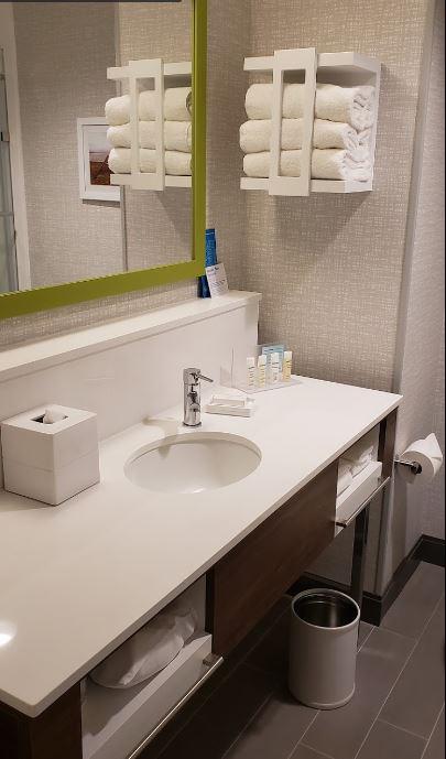 Hampton Inn & Suites Kelowna, British Columbia, Canada Buitenkant foto
